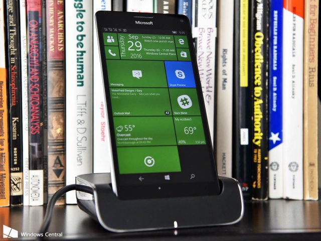 Зачем Microsoft продолжает работать над Windows 10 Mobile?
