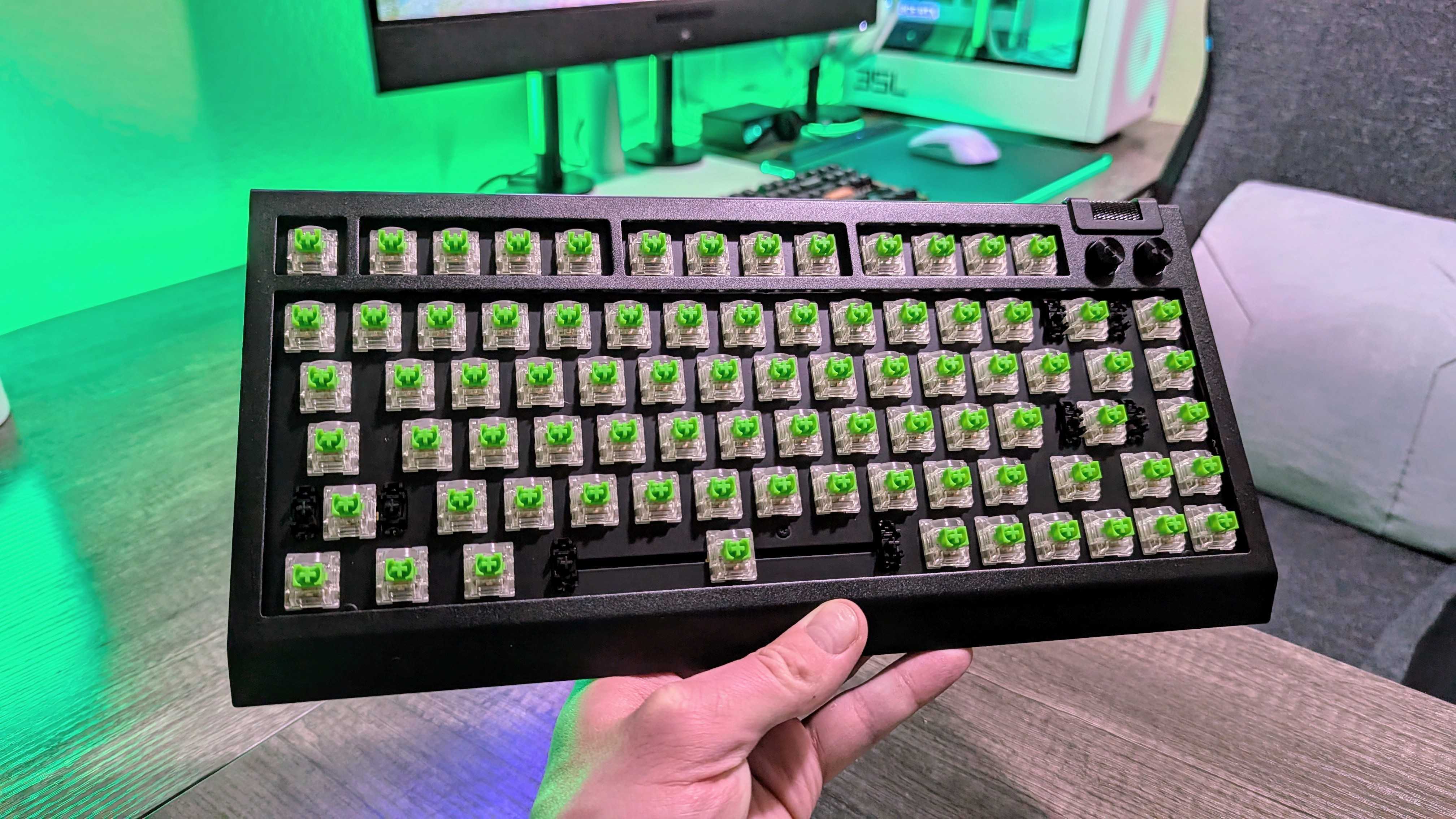 Игровая клавиатура Razer BlackWidow V4 75% Barebones.