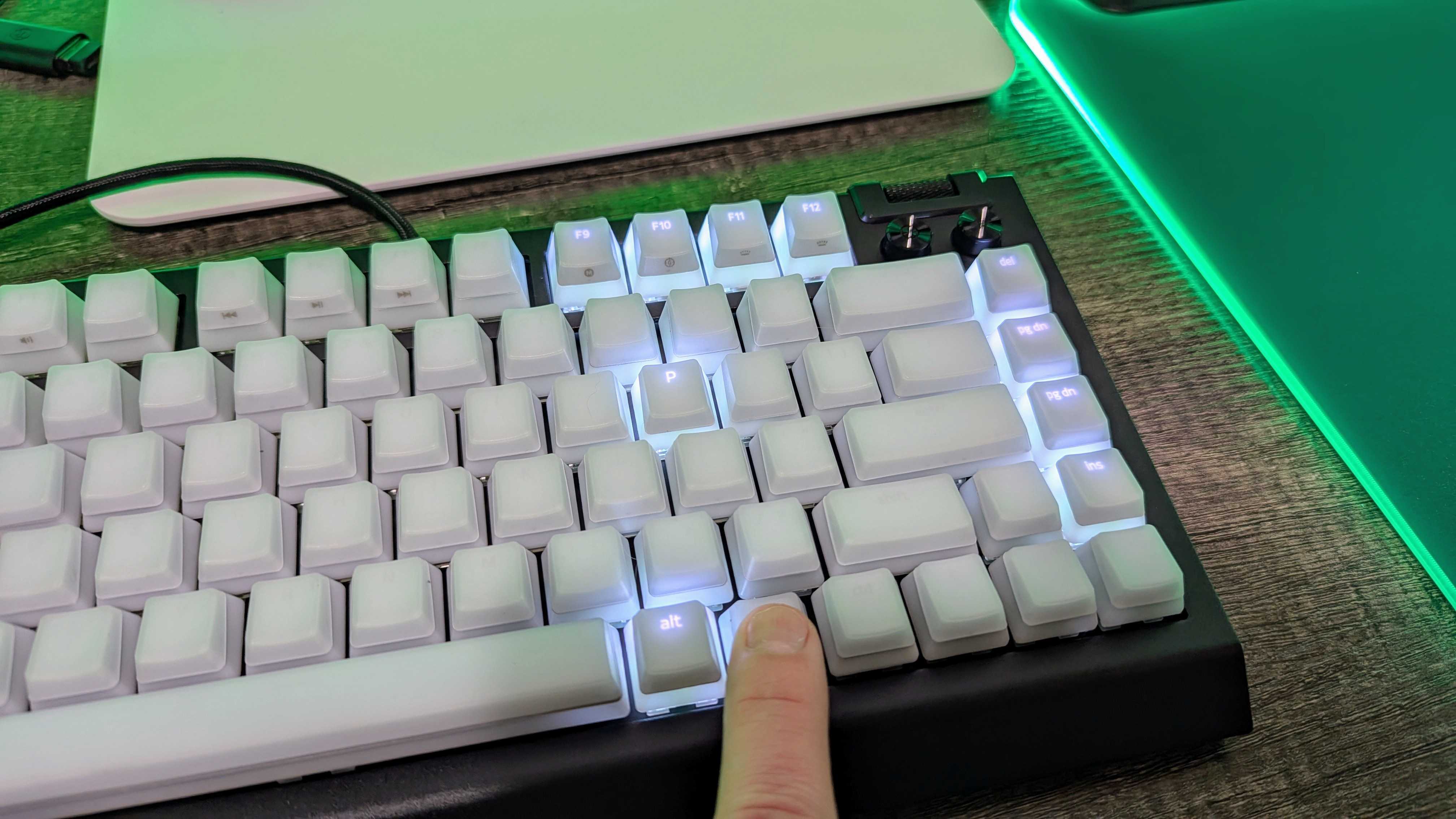 Игровая клавиатура Razer BlackWidow V4 75% Barebones.