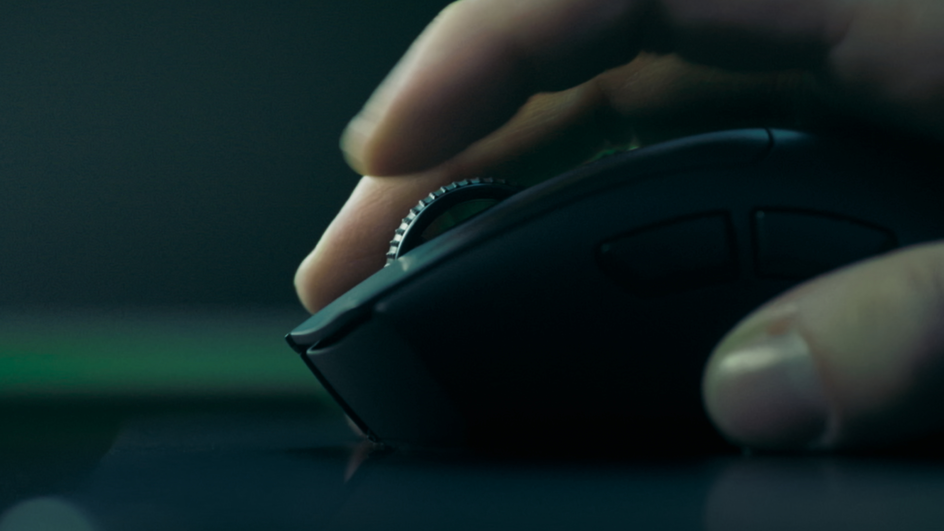 Razer DeathAdder V4 Pro - беспроводная игровая мышь.