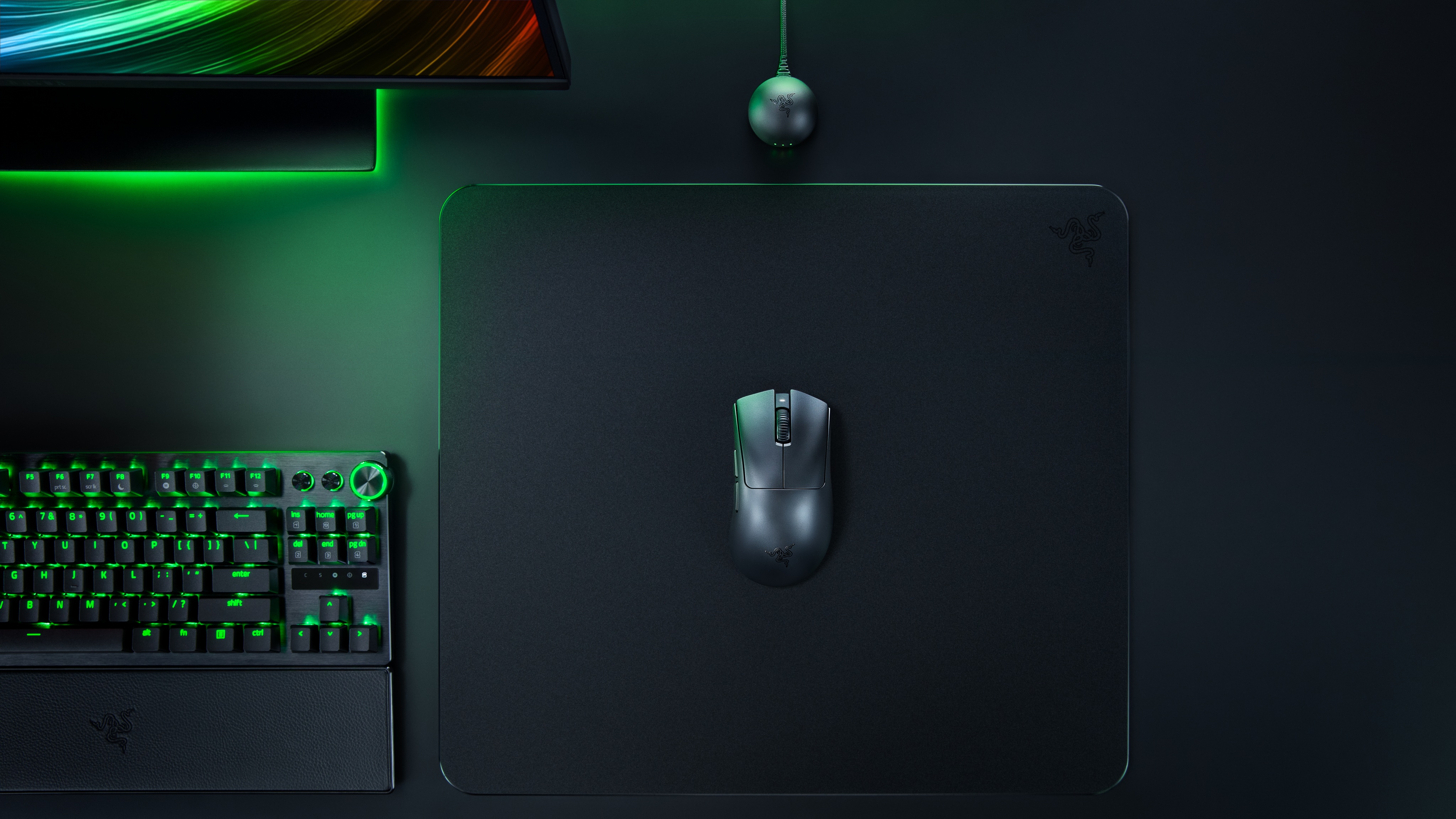 Razer DeathAdder V4 Pro - беспроводная игровая мышь.