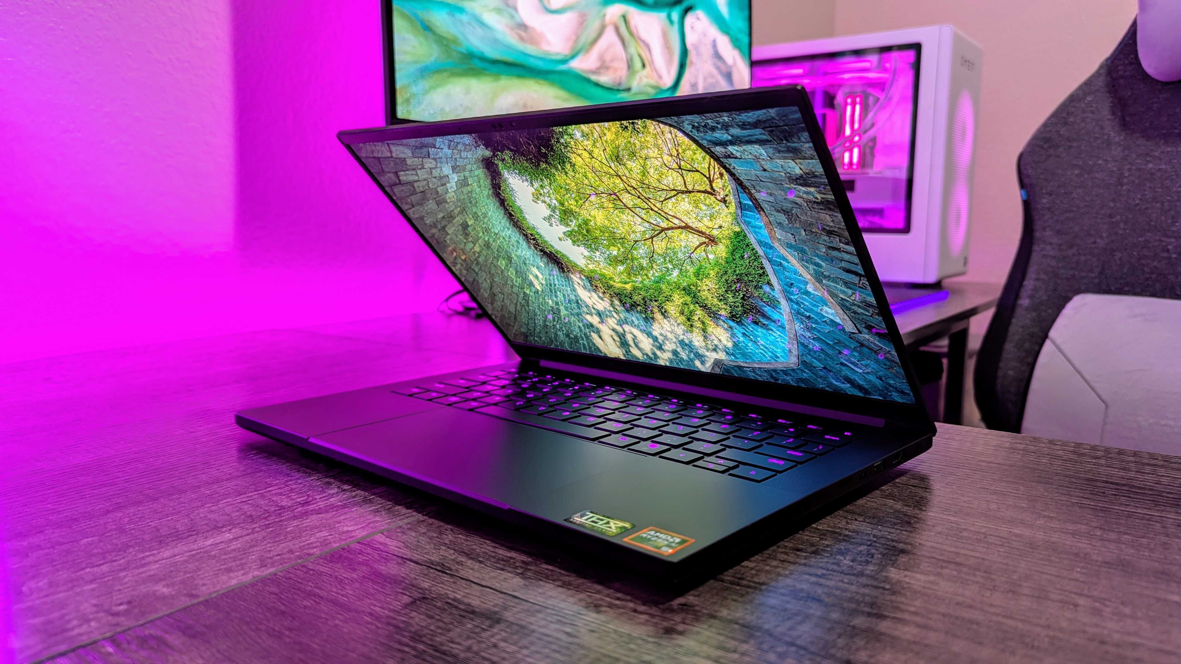 Изображение игрового ноутбука Razer Blade 14 (2025).
