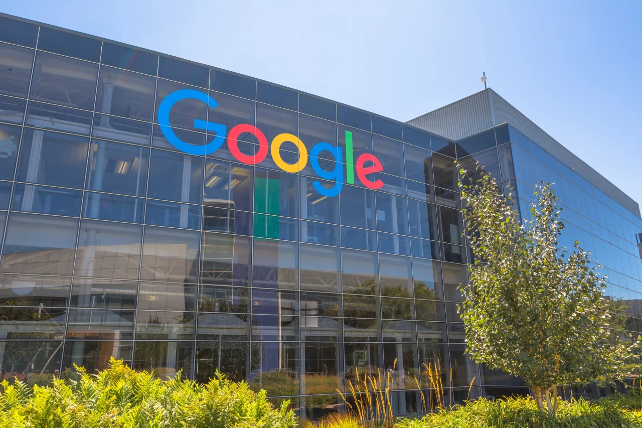 Изображение к статье: Google переманивает "мозг" Windsurf за $2,4 миллиарда: что это значит для Gemini и будущего программирования? - AI Технологии на MSReview.net