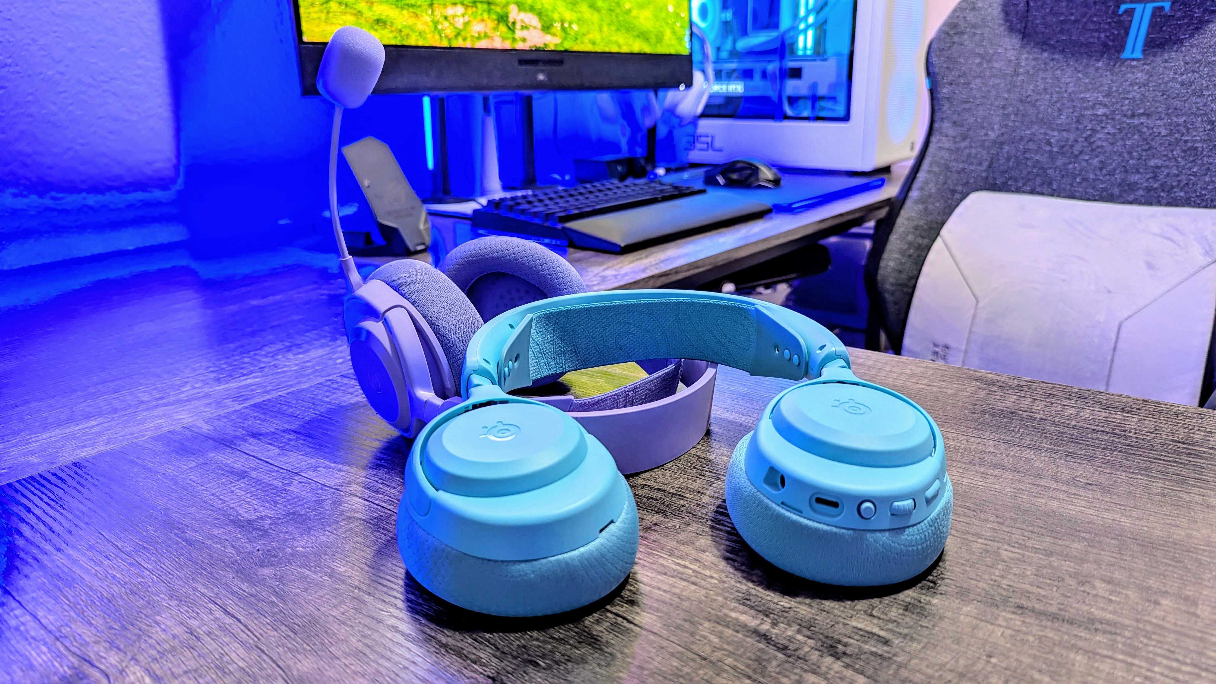 Изображение игровой гарнитуры SteelSeries Arctis Nova 3X Wireless.