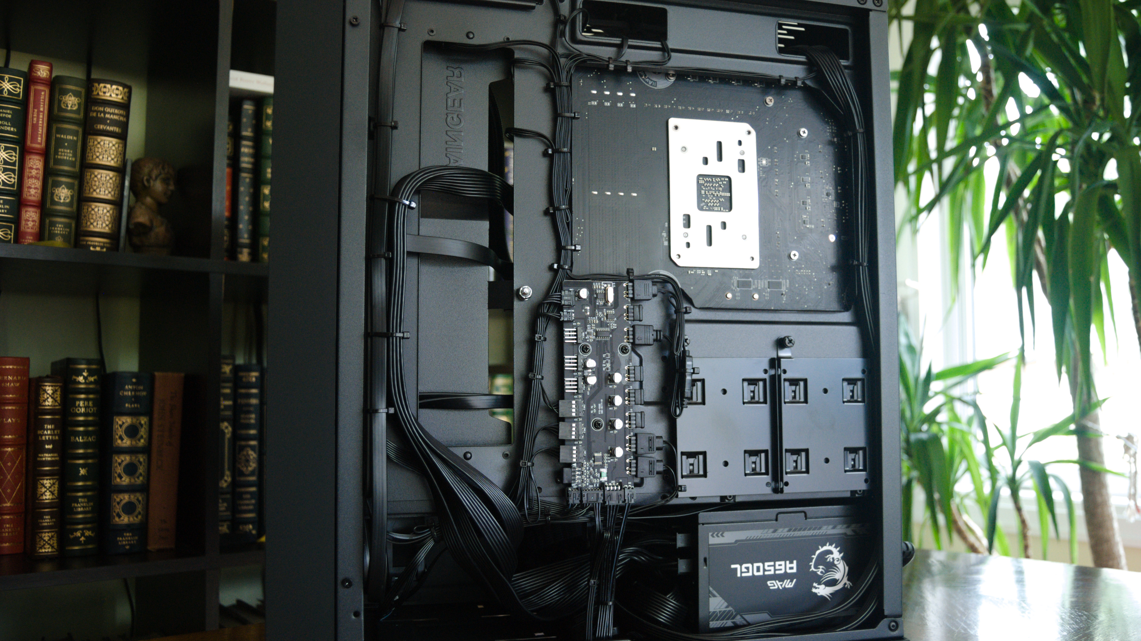 Maingear MG-1 (2025)
