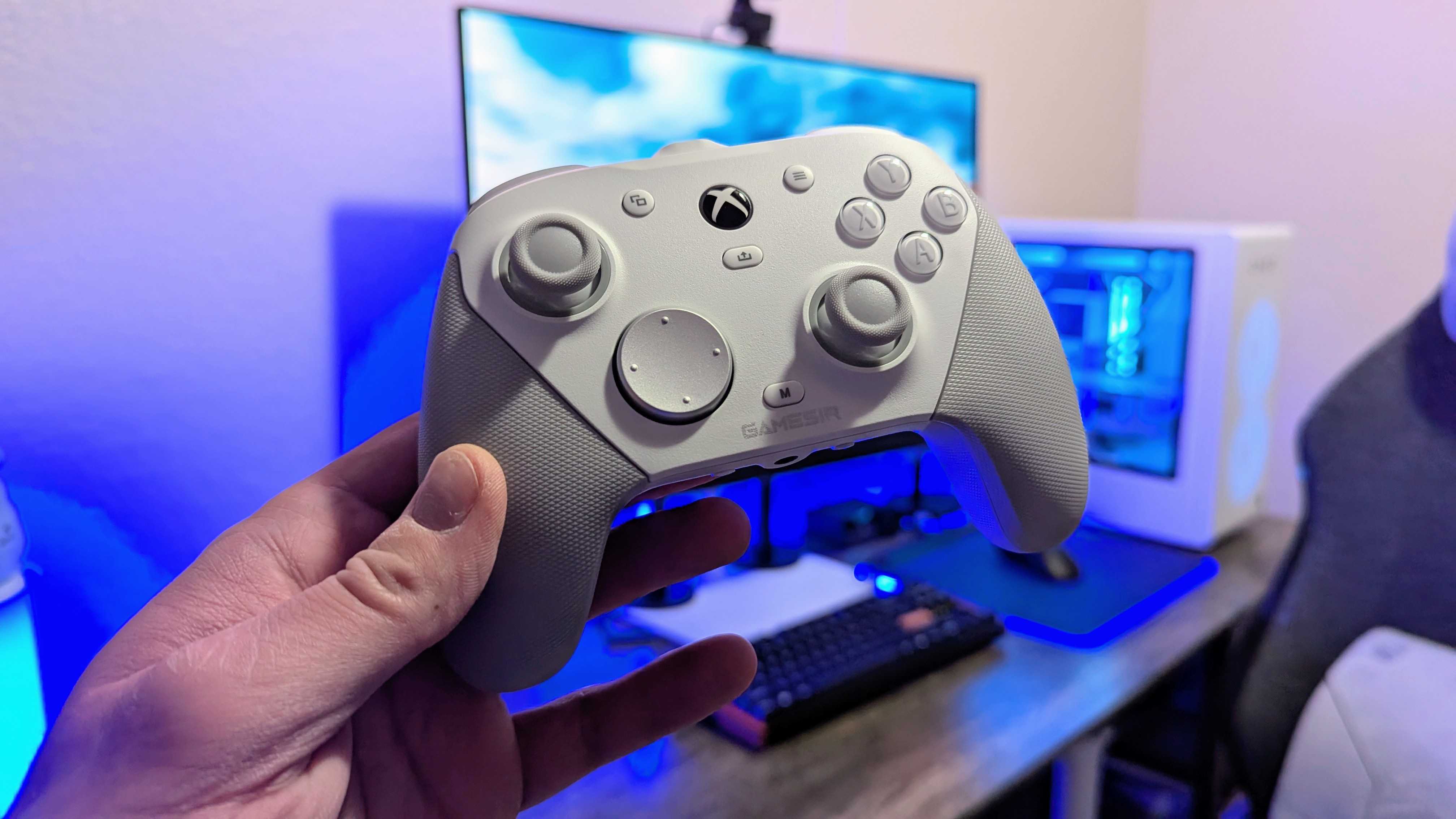 Изображение беспроводного контроллера GameSir G7 Pro.