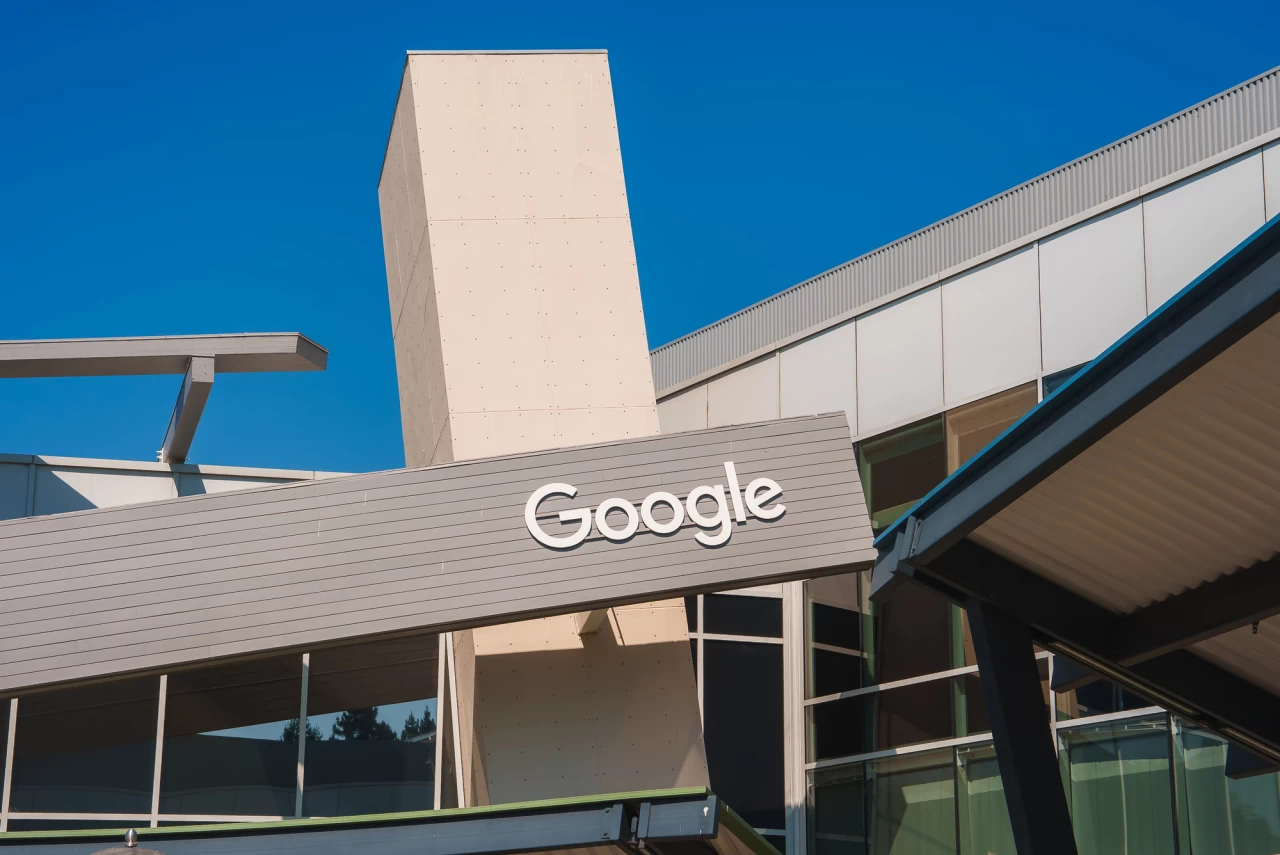 Изображение к статье: Молчание Google по поводу требований Великобритании о шифровании: надвигается ли беда для пользователей? - Google на MSReview.net