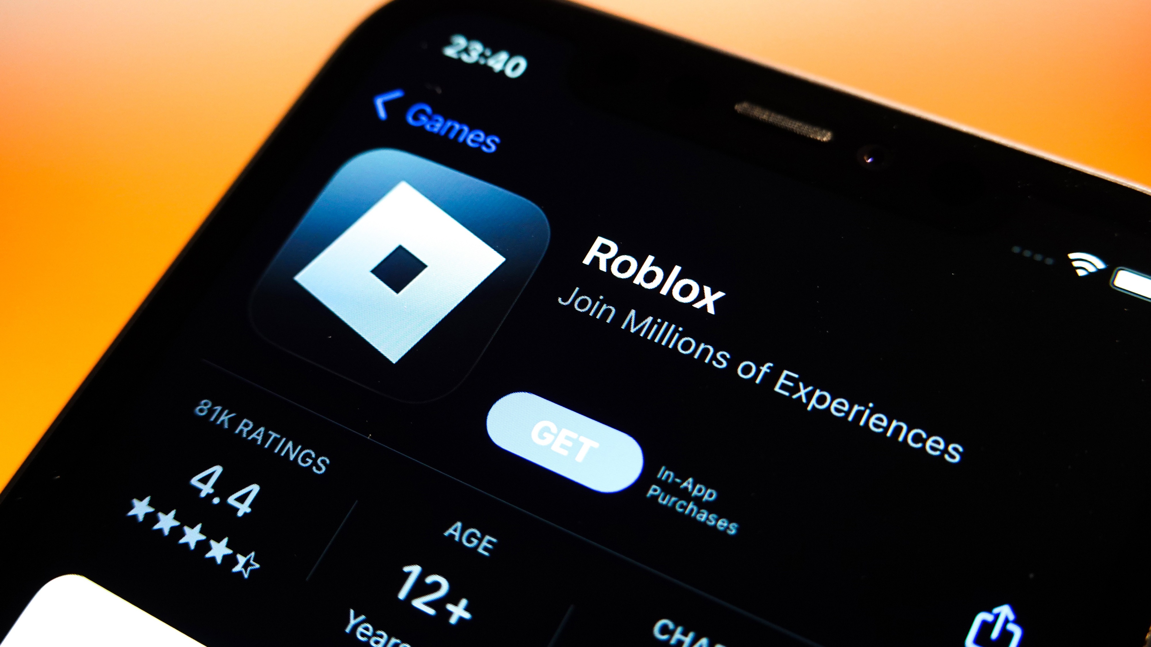 Логотип Roblox в Apple App Store на iPhone.