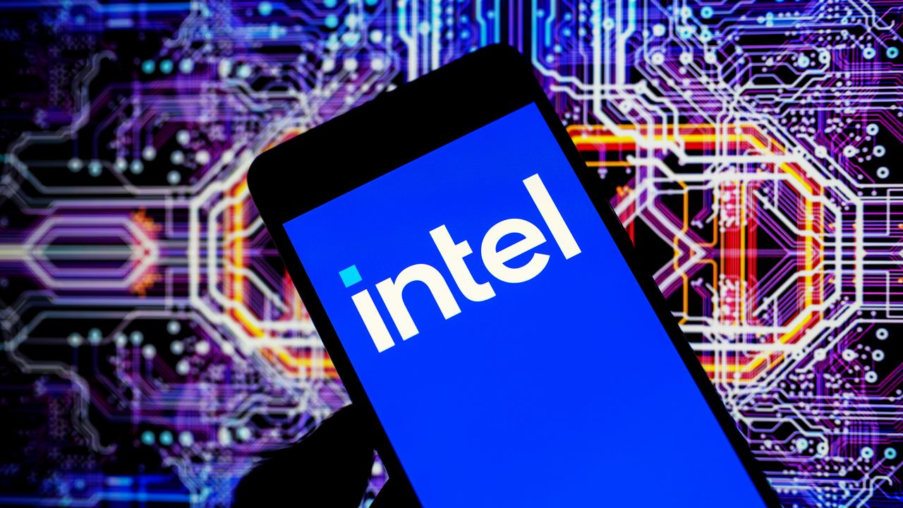 Изображение к статье: Intel получает миллиарды от США: как это повлияет на будущее компьютерных чипов? - Железо на MSReview.net