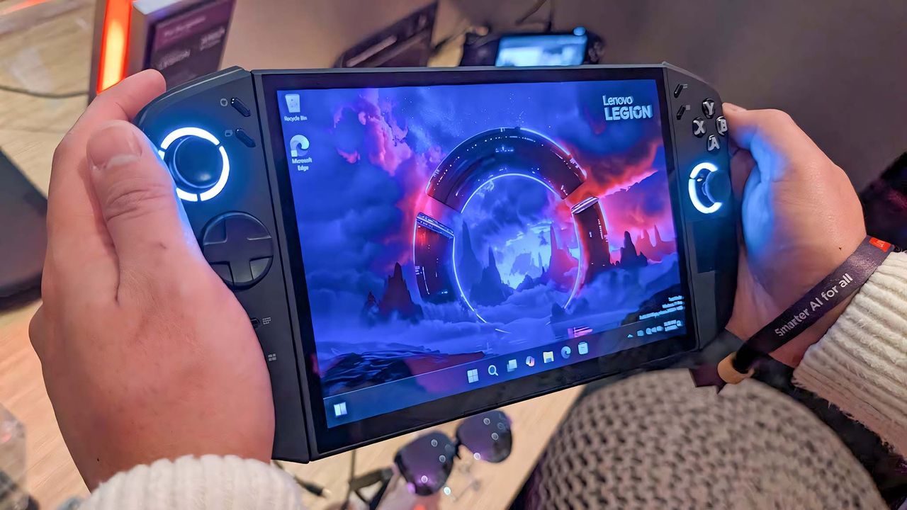 Изображение к статье: Ажиотаж вокруг Lenovo Legion Go 2: предзаказы отменяют, фанаты в недоумении - Железо на MSReview.net