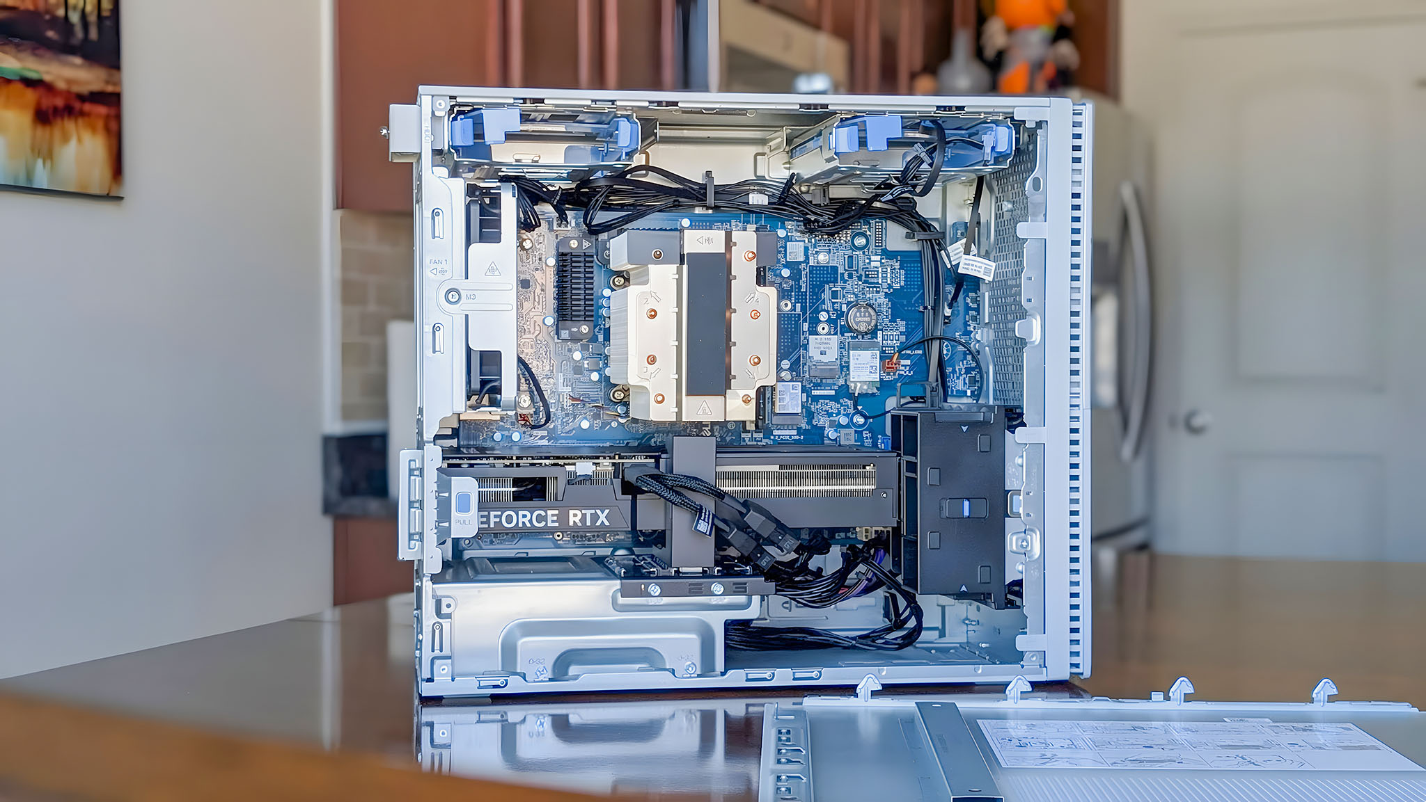 Внутренности Dell Tower Plus