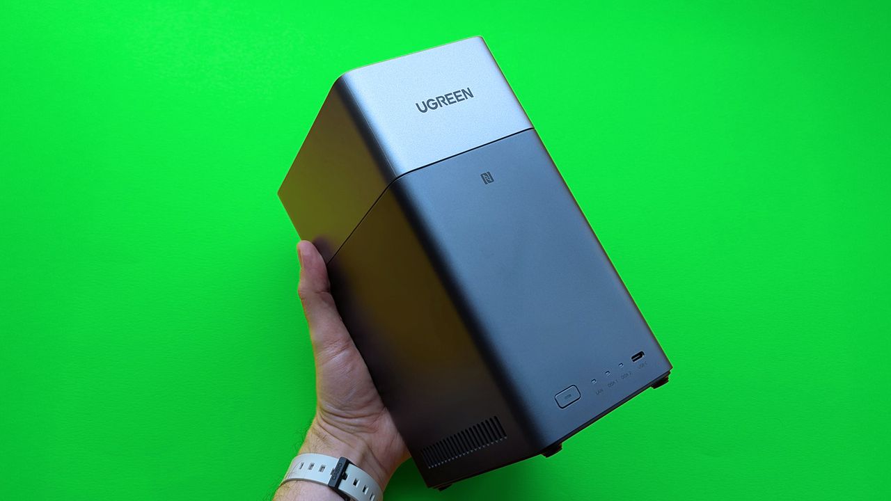 Изображение к статье: UGREEN NASync DH2300: Ваш первый домашний сервер, или Как я решил не переплачивать облакам - Железо на MSReview.net