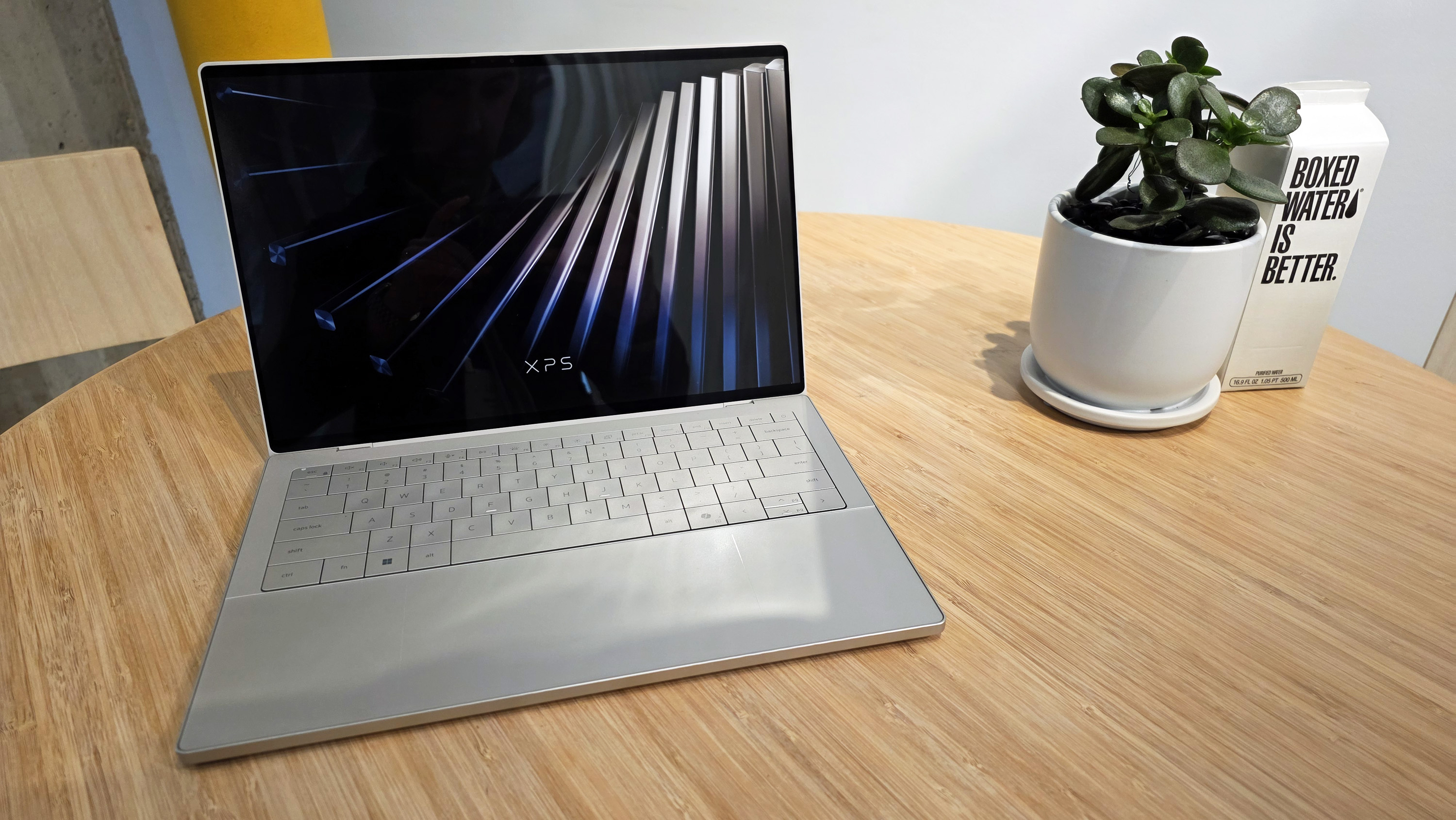 Крупным планом новый Dell XPS 14