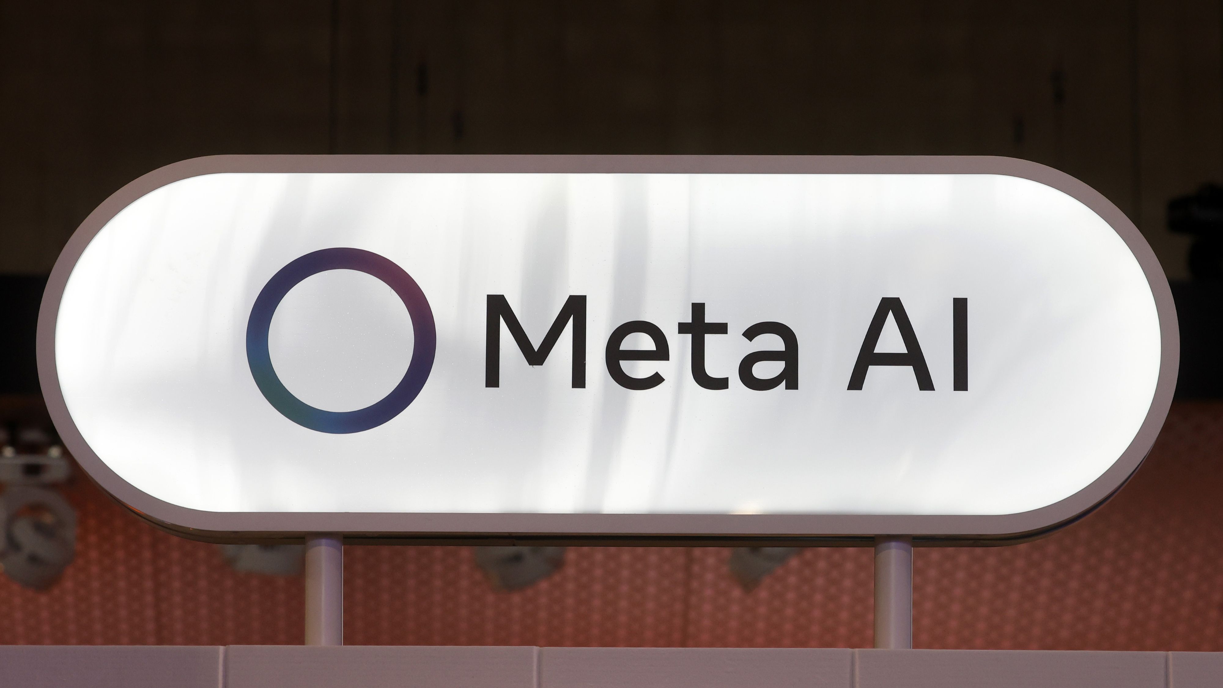 Логотип Meta AI показан во время 9-го выпуска выставки VivaTech в Парке Экспозисьон Порт де Версаль 12 июня 2025 года в Париже, Франция.