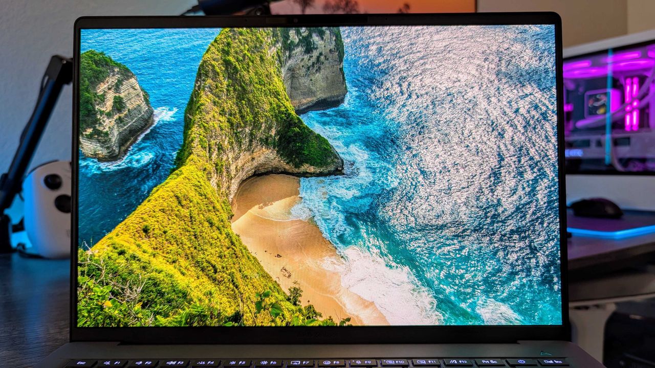 Изображение к статье: ASUS Zenbook A14: AI-бомба со скидкой! Лучший ноутбук за свою цену? - Laptops на MSReview.net