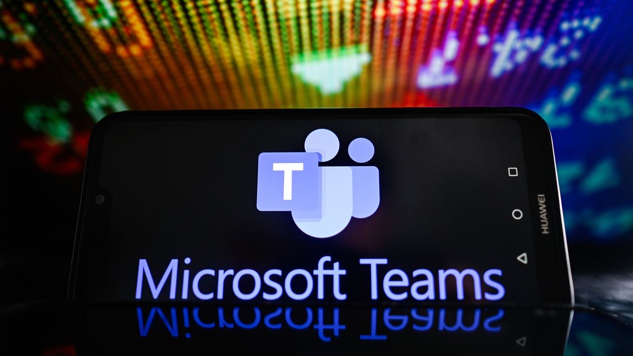 Изображение к статье: Teams станет умнее: находим коллег по навыкам и добавляем брендовые эмодзи! - Microsoft-365 на MSReview.net