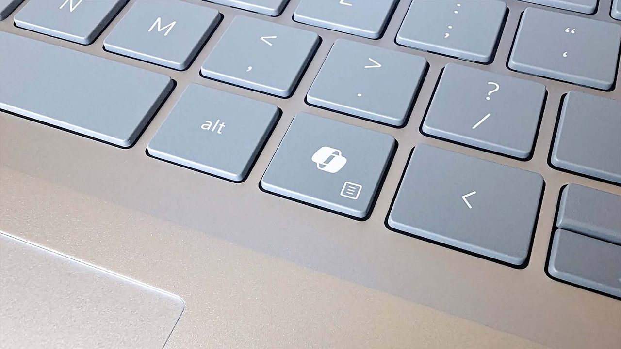 Изображение к статье: Microsoft добавила кнопку Copilot, а GitHub-разработчик вернул старый добрый CTRL! - Microsoft_copilot на MSReview.net