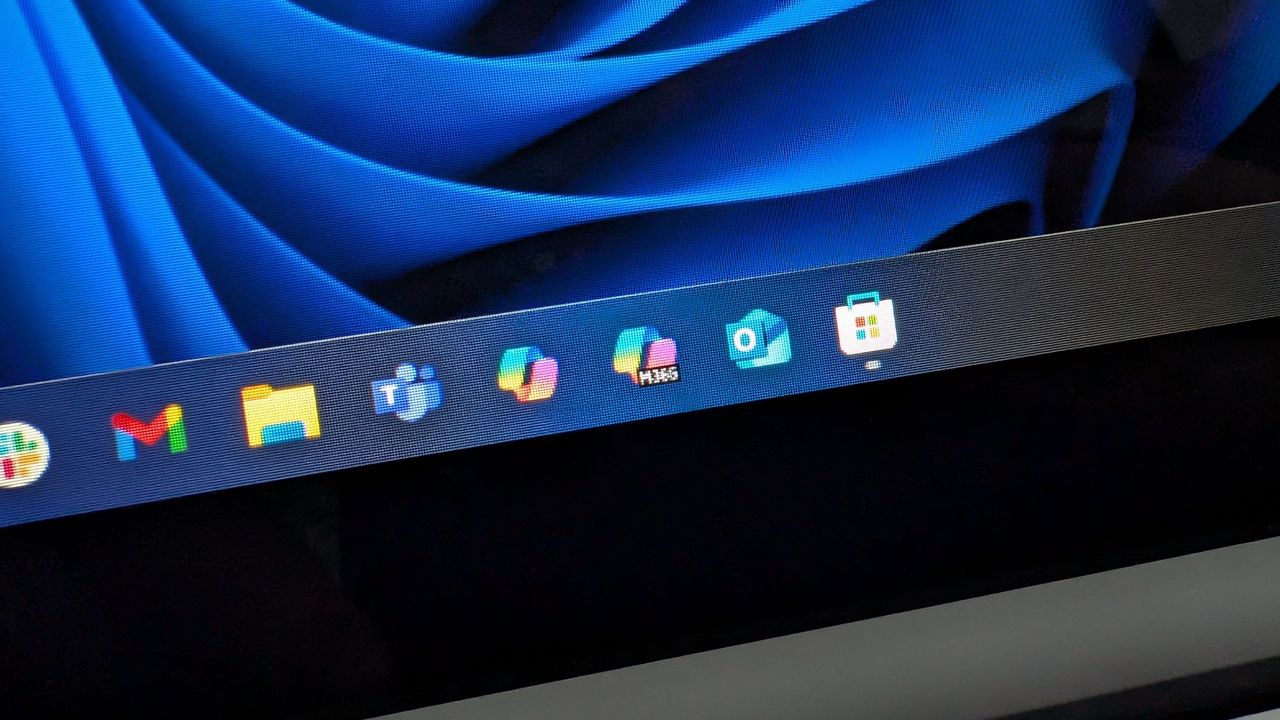 Изображение к статье: Наконец-то! Админы могут полностью удалить Copilot из Windows 11? - Microsoft_copilot на MSReview.net