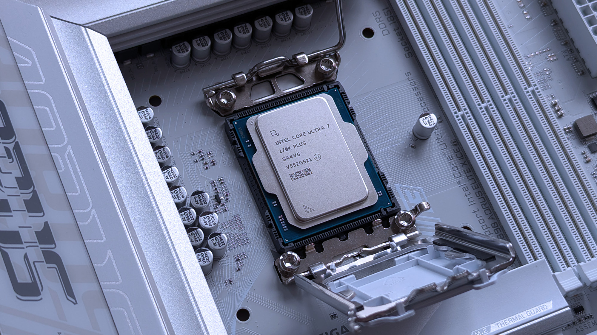 Intel Core Ultra 200S Plus box