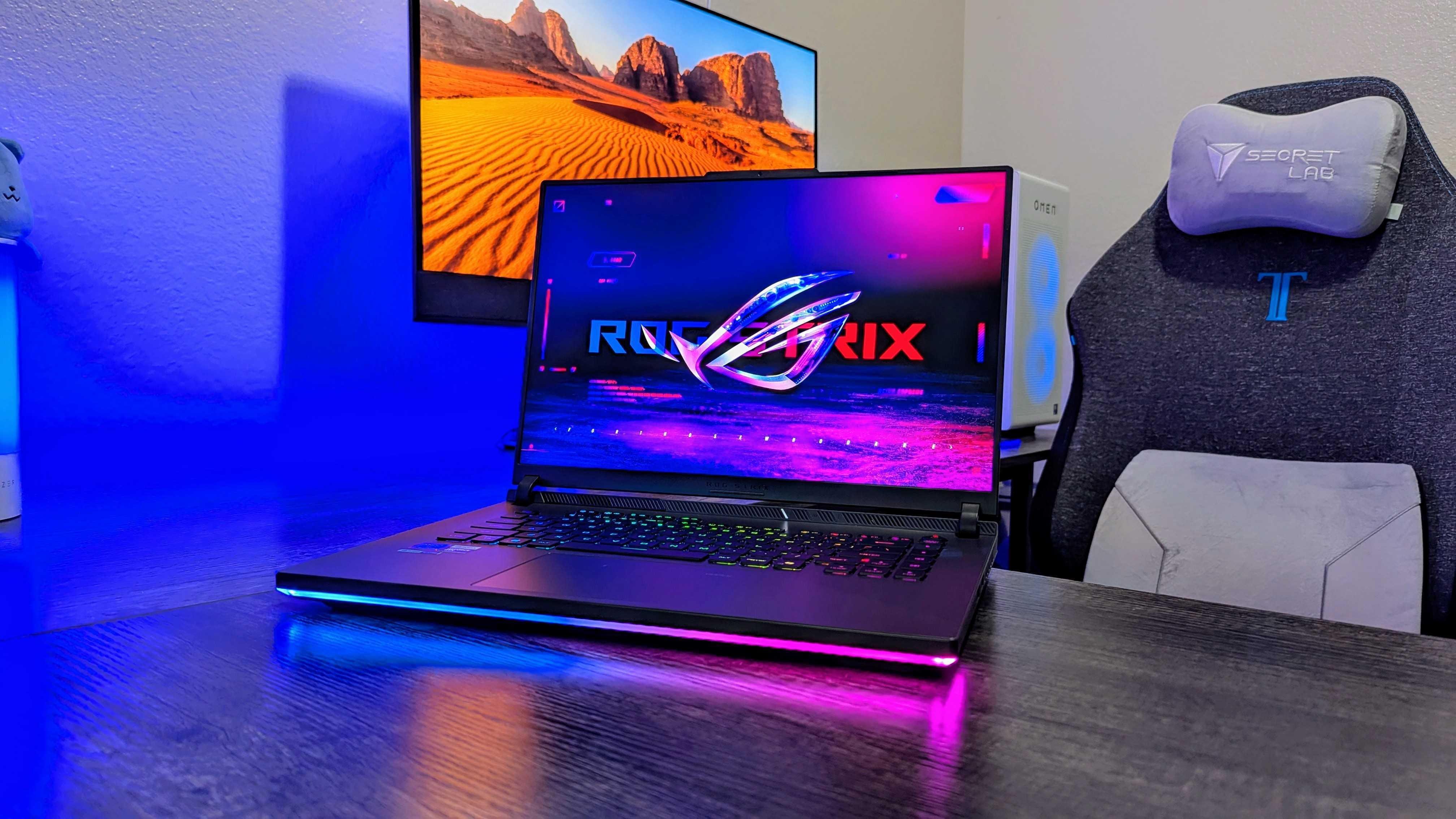 ASUS ROG Strix G16 on display
