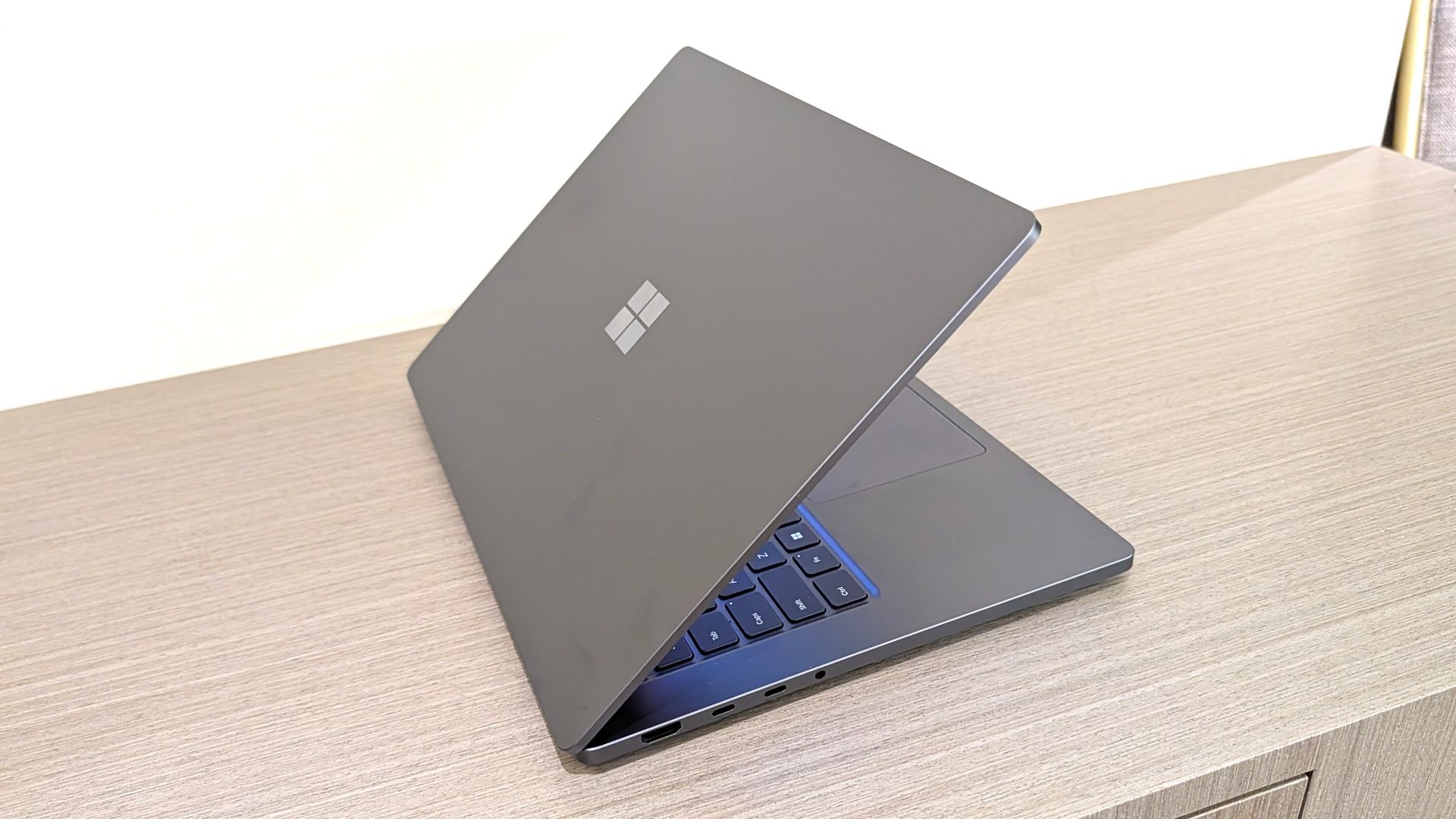 Изображение к статье: У Microsoft есть две недели, чтобы провести мероприятие Surface, которое не будет смущать — может ли «лучший ноутбук из когда-либо созданных» сделать это возможным - Windows 10 на MSReview.net