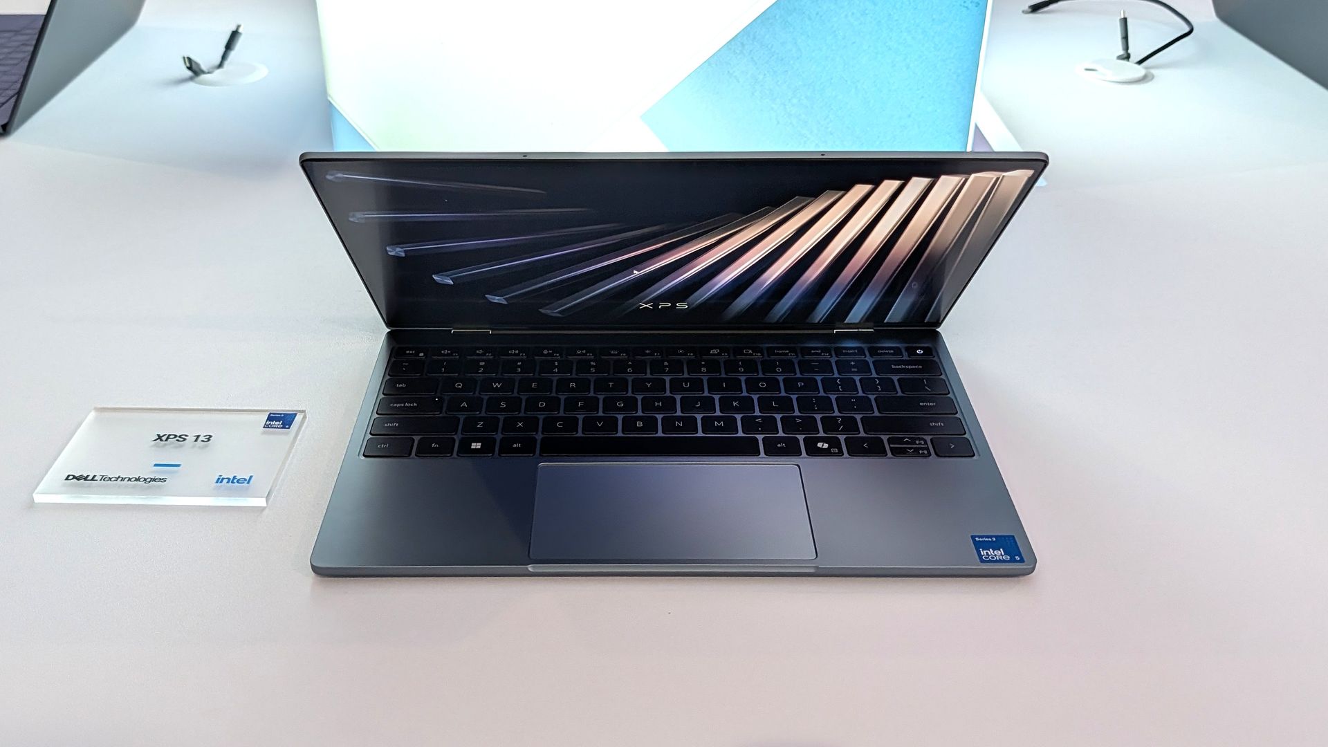 Изображение к статье: Dell XPS 13 доказывает, что вам не нужно тратить целое состояние на ноутбук премиум-класса - Apple на MSReview.net