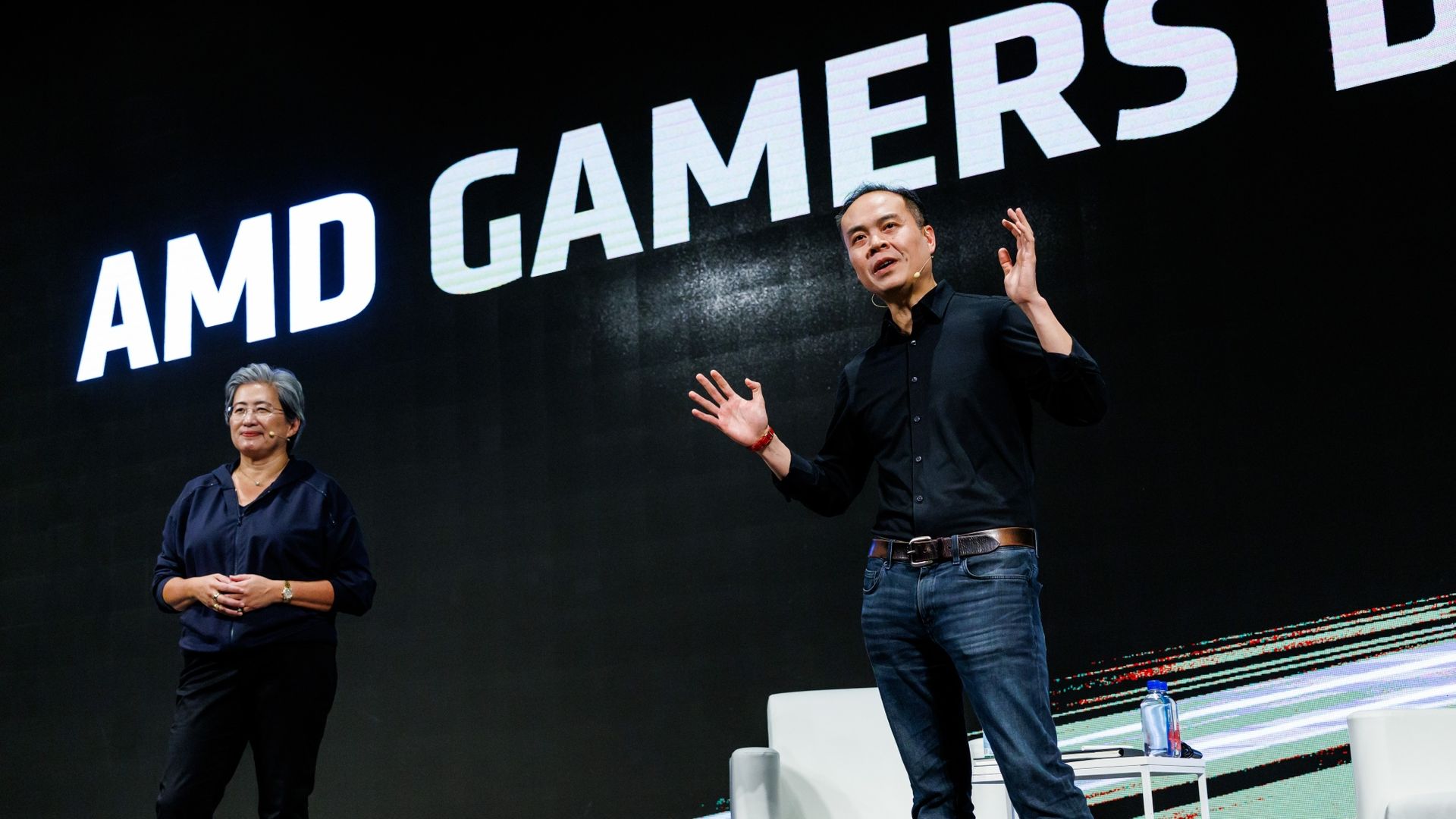 Изображение к статье: AMD заявляет, что выпустит FSR 4 на игровые портативные компьютеры до 2027 года - Xbox на MSReview.net
