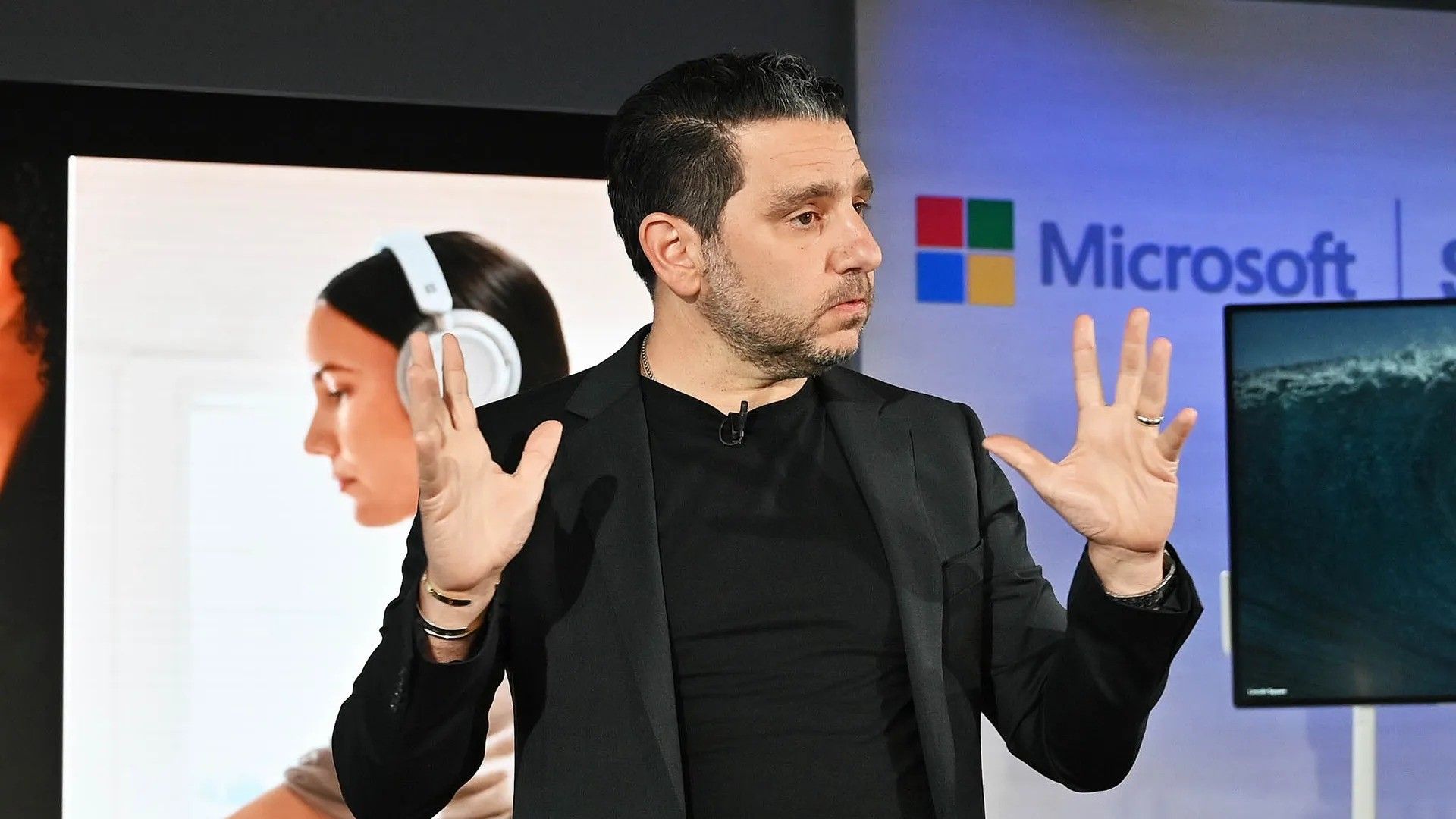 Изображение к статье: Экс-сотрудник Microsoft Панос Панай: «Чтобы создать отличный продукт, нельзя иметь отличное программное обеспечение без аппаратного обеспечения» - Windows 10 на MSReview.net