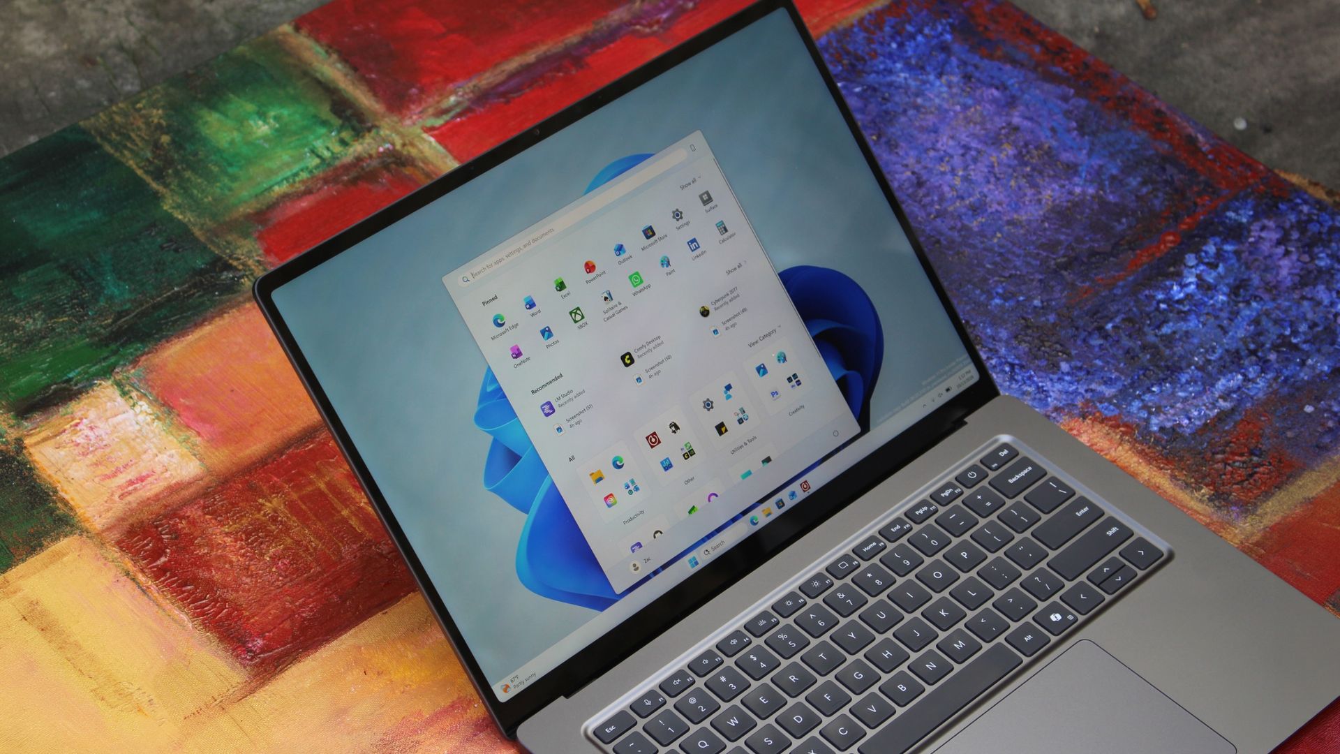 Изображение к статье: Windows Wrap: Является ли Windows 11 преимуществом или препятствием для Surface Laptop Ultra - Microsoft на MSReview.net