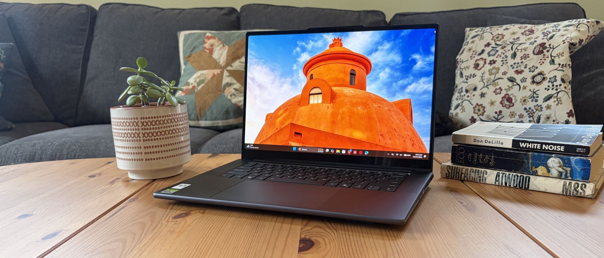 Изображение к статье: Я использую ноутбук Lenovo Pro 9n с RTX Spark уже несколько недель - Surface на MSReview.net