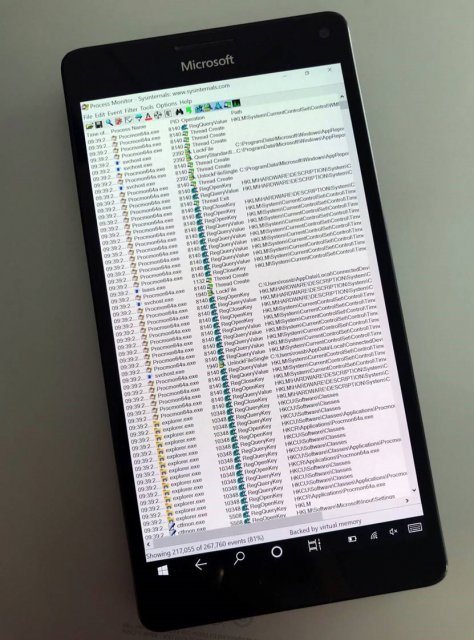 Марк Руссинович из Microsoft использует Lumia 950 XL под управлением Windows 10 на ARM
